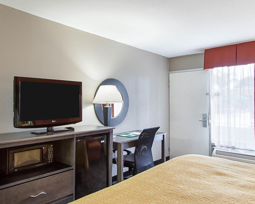Motel 6-La Place, La Экстерьер фото