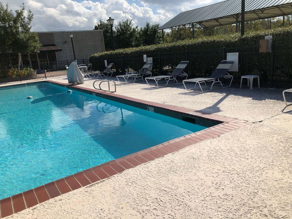 Motel 6-La Place, La Экстерьер фото