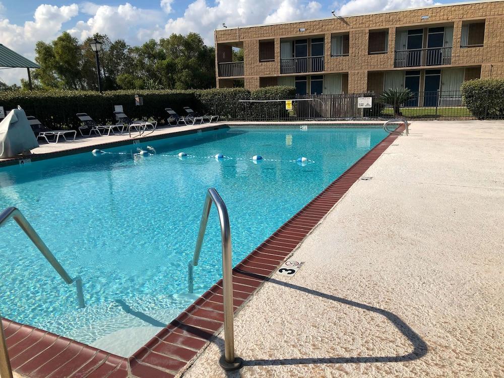 Motel 6-La Place, La Экстерьер фото