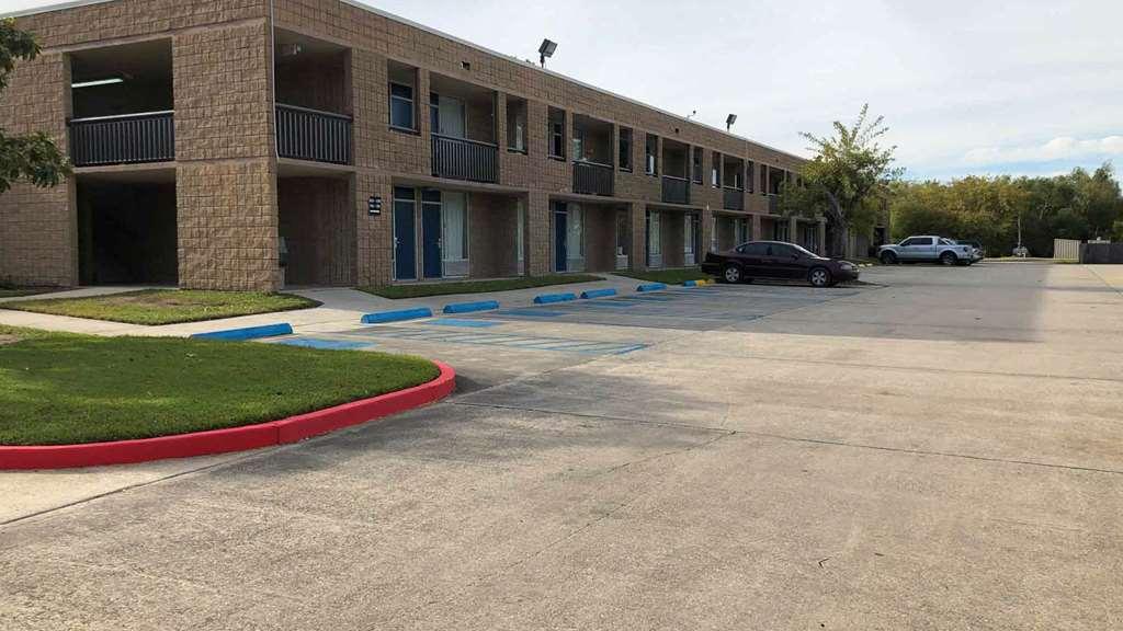 Motel 6-La Place, La Экстерьер фото